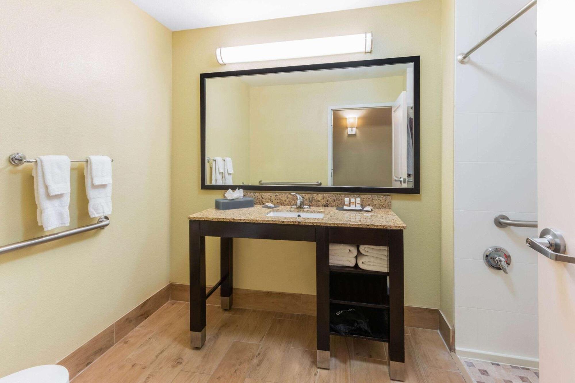 La Quinta By Wyndham Carlsbad Hotel Eksteriør billede